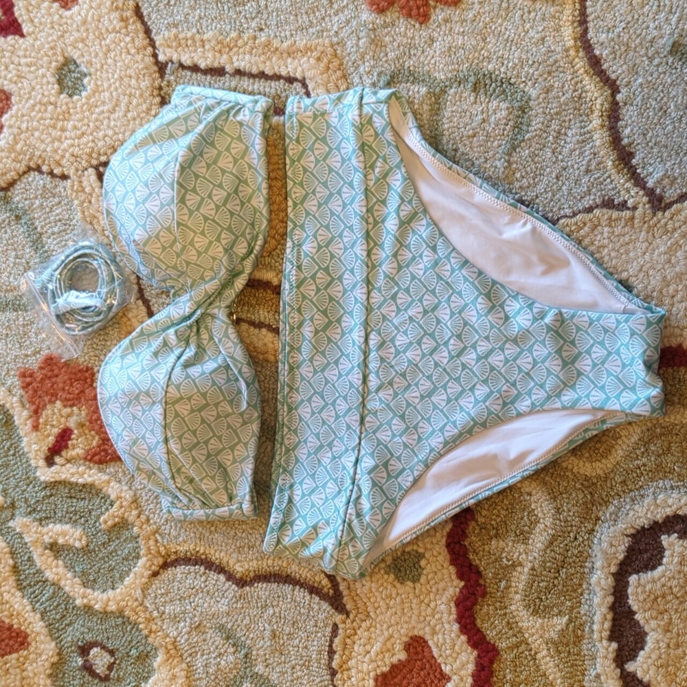 Victoria's Secret bandeau bikini top and matching bottoms. Size 32c and small